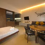 Studio At Best Location, Enchanting Roof Top With Infinity Pool